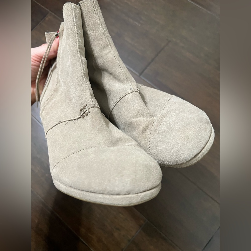 Toms Tan Ankle Boots - Picture 4 of 10